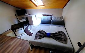 Low Budget Apartment With Breakfast